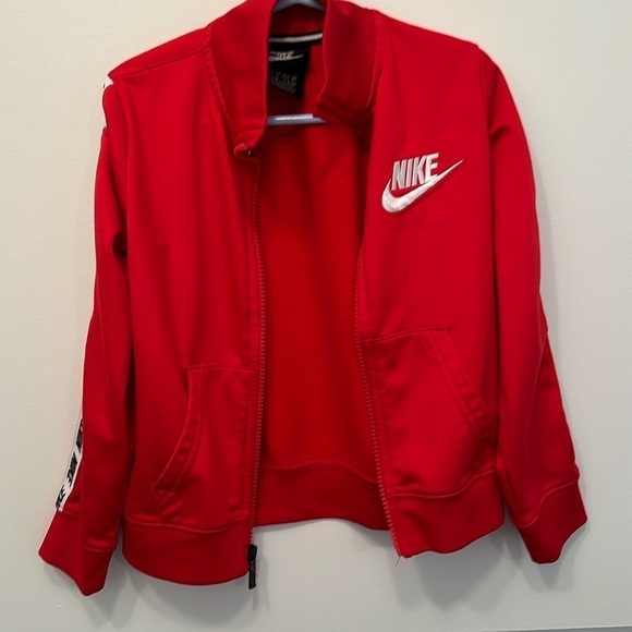 Boy red jacket Nike size 4 or XS kids - Picture 1 of 5